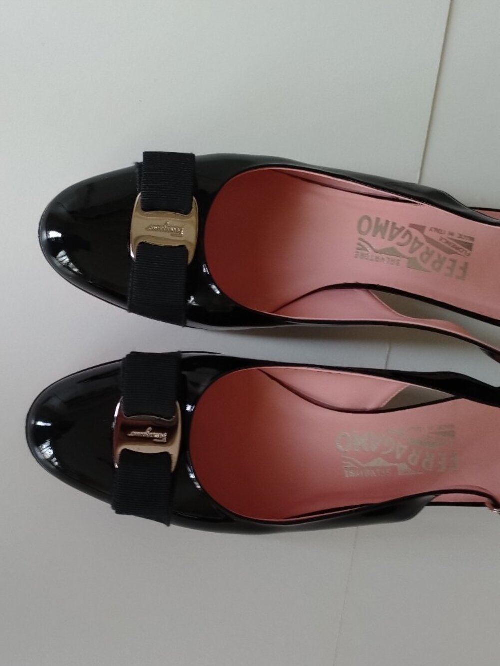 Ferragamo Black Patent Bow Slingback Kitten Heels, 8 1/2 B - Picture 13 of 13